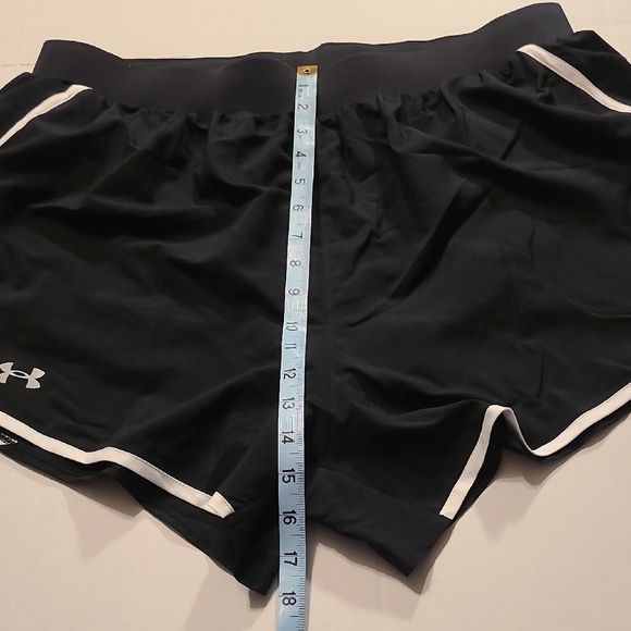 Under Armour Women's Athletic Shorts in Black and White NWT Size 1X - Picture 6 of 8